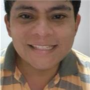 Profesor de inglés imparte clases para niños, jóvenes y adultos